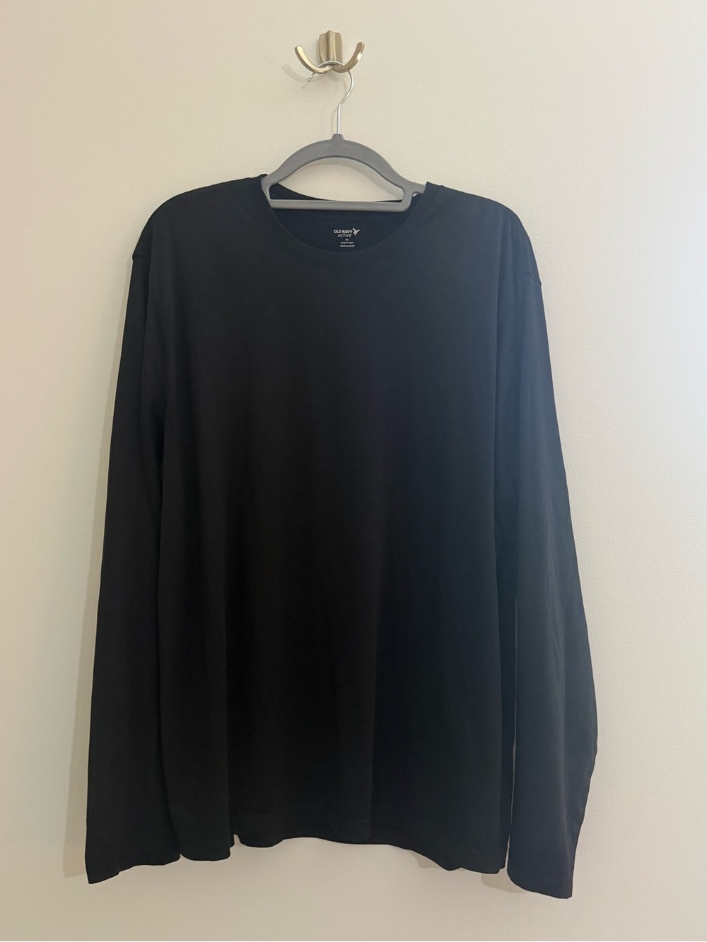 Old Navy Men's Long-Sleeve Crew Neck Shirt - Black